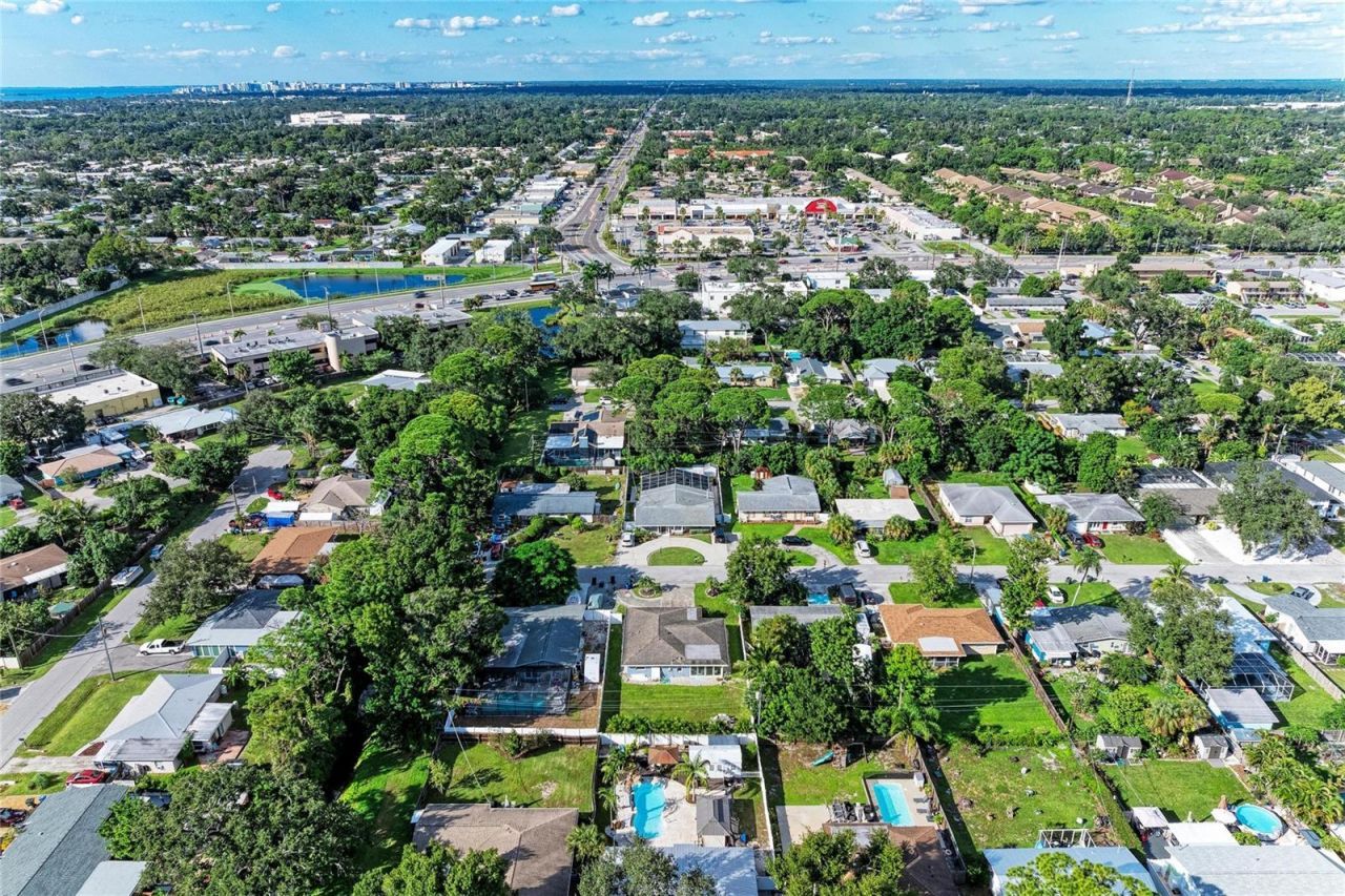 2821 Yorktown Street , Sarasota, FL 34231 Photo