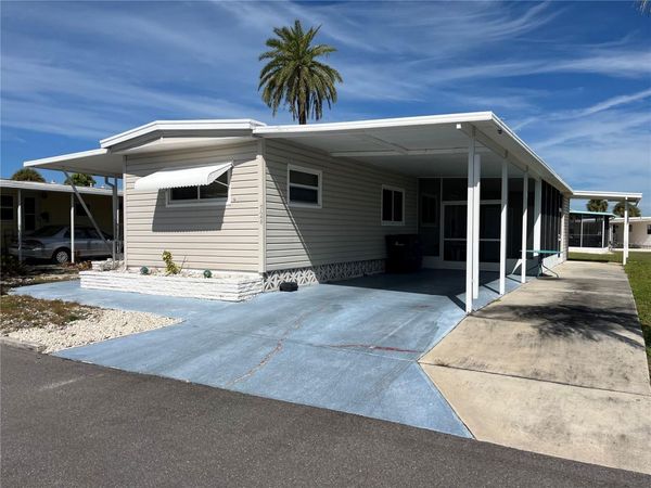 724 LOCARNO DRIVE , VENICE, FL 34285