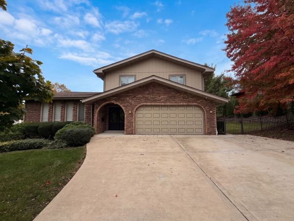 420 Freehauf Street , Lemont, IL 60439