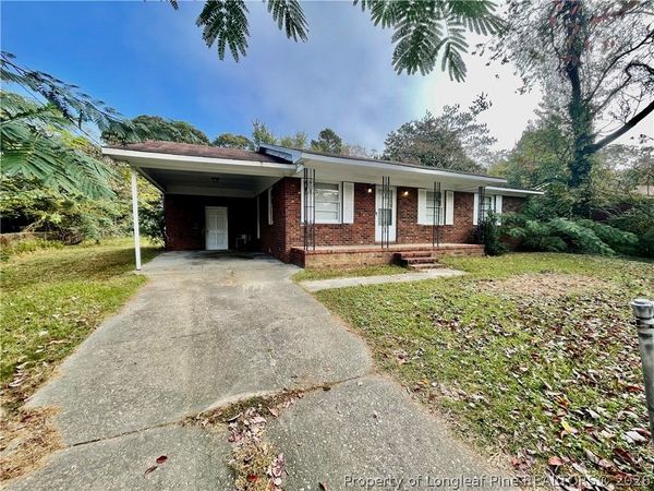 945 Lark Drive , Fayetteville, NC 28314