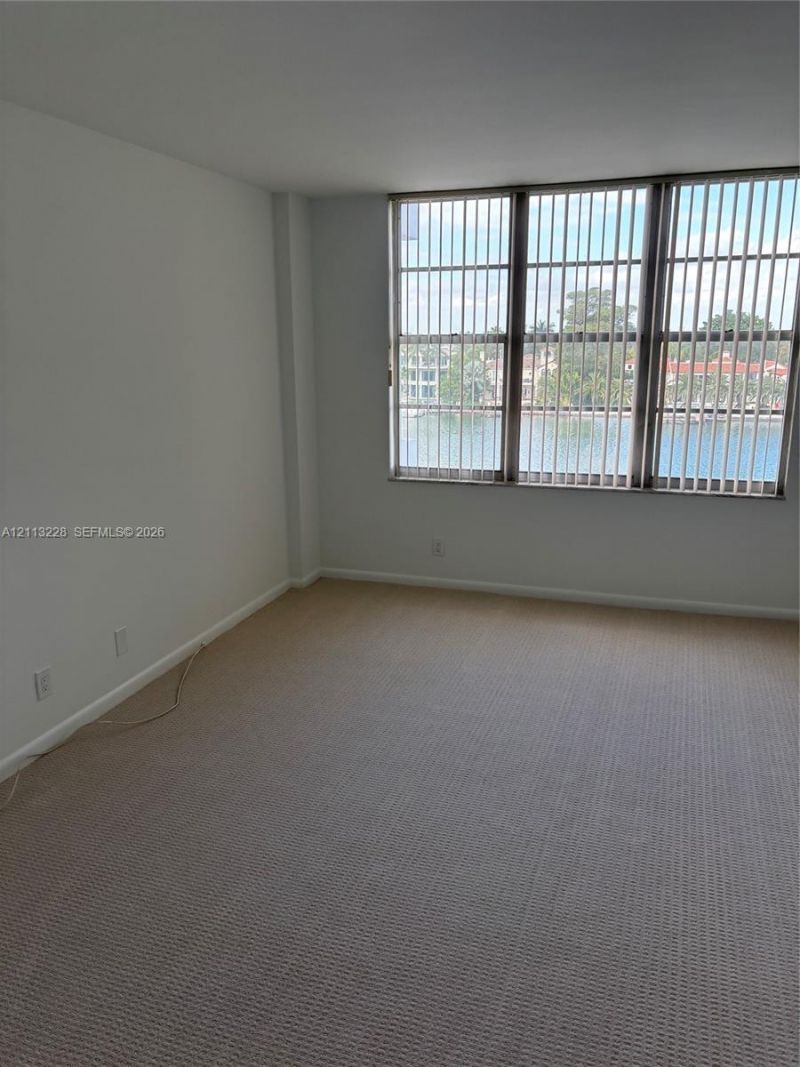 5700 Collins Ave , Unit 5K, Miami Beach, FL 33140 Photo
