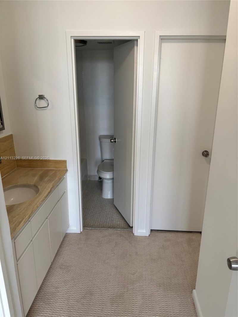 5700 Collins Ave , Unit 5K, Miami Beach, FL 33140 Photo