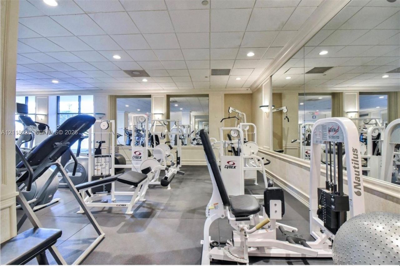 5700 Collins Ave , Unit 5K, Miami Beach, FL 33140 Photo