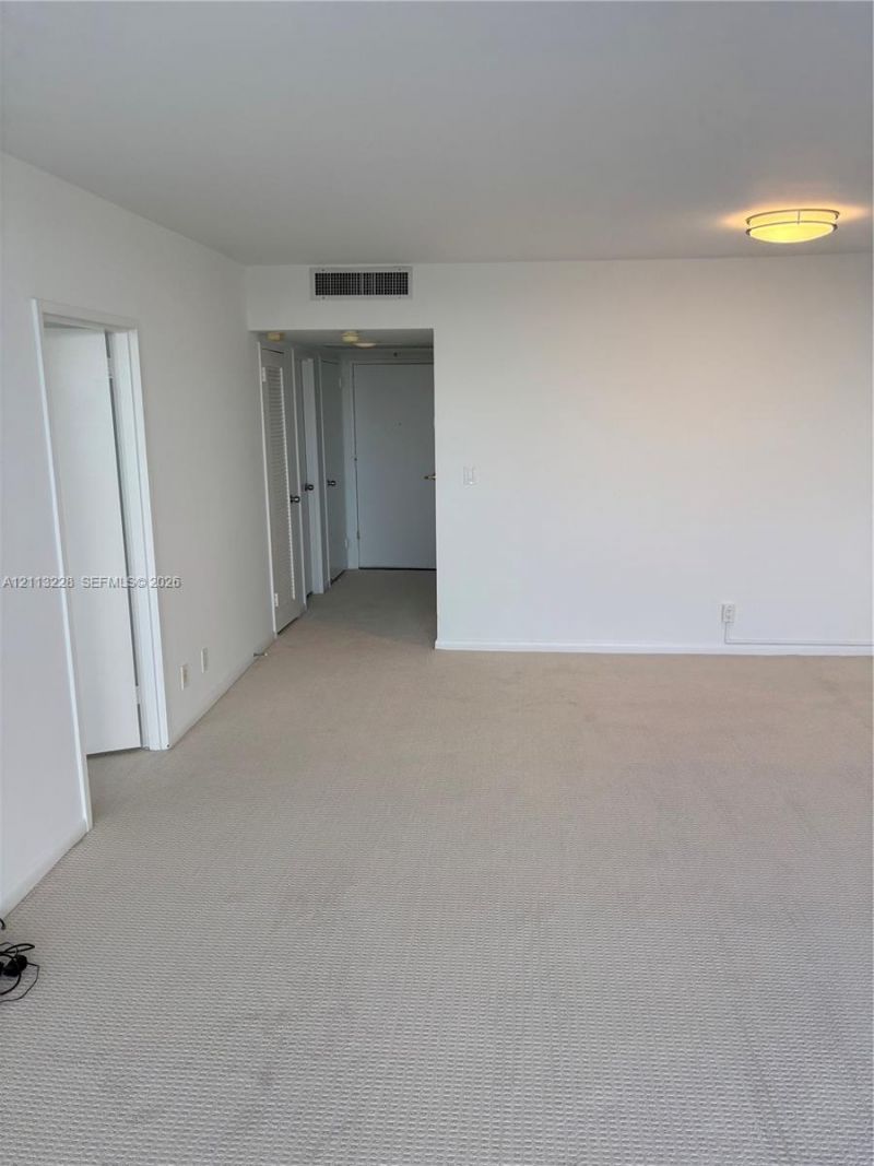 5700 Collins Ave , Unit 5K, Miami Beach, FL 33140 Photo