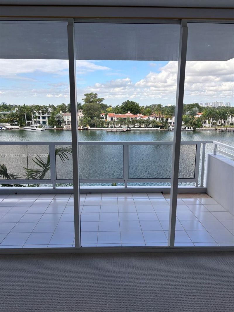 5700 Collins Ave , Unit 5K, Miami Beach, FL 33140 Photo