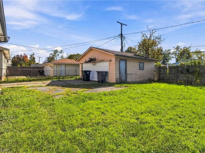 16006 Seville Road, Cleveland, OH 44128 Photo 41
