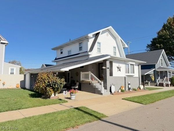 311 E 7th Street , Uhrichsville, OH 44683