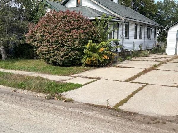 1913 Vernon Street, ROCKFORD, IL 61103