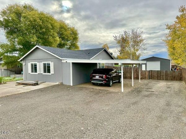 1006 NE Mountain Ash Road, Prineville, OR 97754
