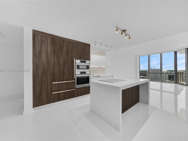 851 NE 1st AVE , Unit 2106, Miami, FL 33132