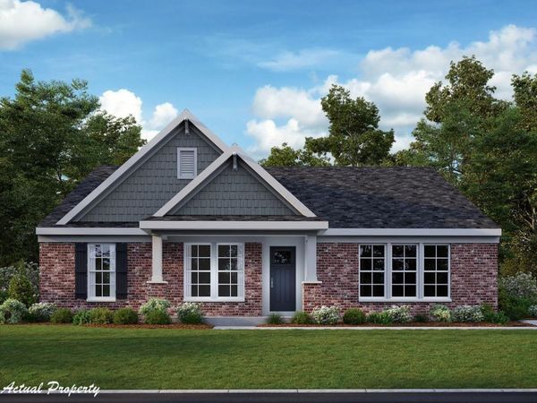 1352 Hawthorne Parkway , Grove City, OH 43123