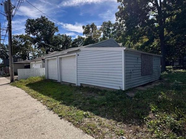 6962 W Medford AVENUE, Milwaukee, WI 53218
