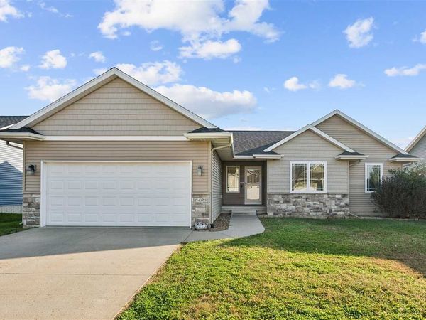 1409 Scarlet Sage Dr SW, Cedar Rapids, IA 52404