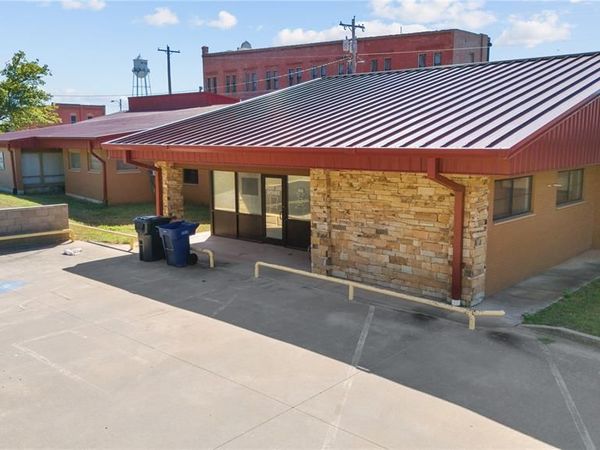 116 E Robert S Kerr Boulevard, Wynnewood, OK 73098