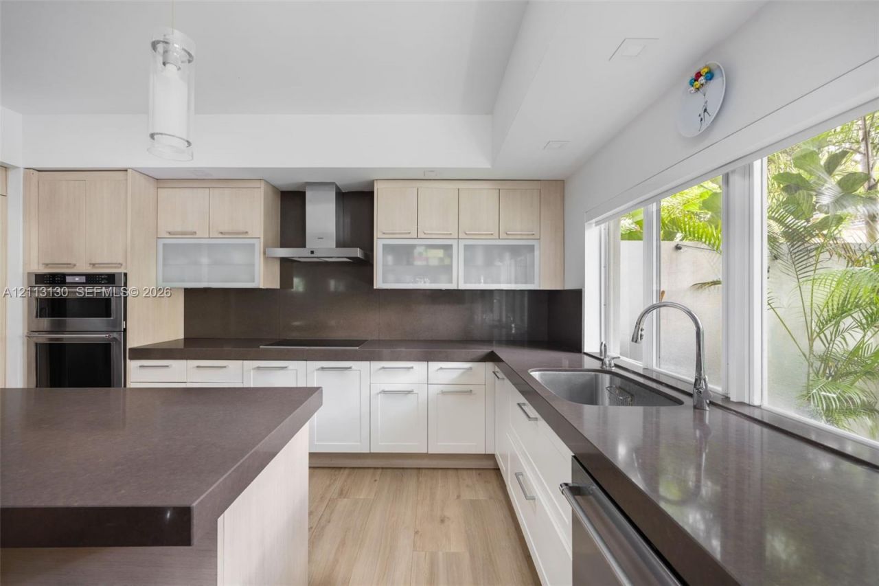 3039 Orange St , Unit B, Coconut Grove, FL 33133 Photo