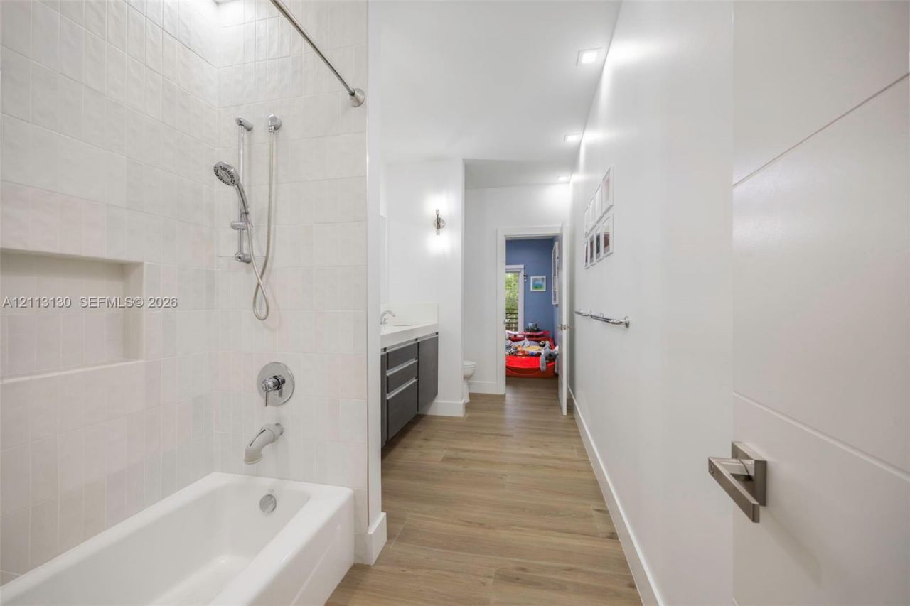 3039 Orange St , Unit B, Coconut Grove, FL 33133 Photo