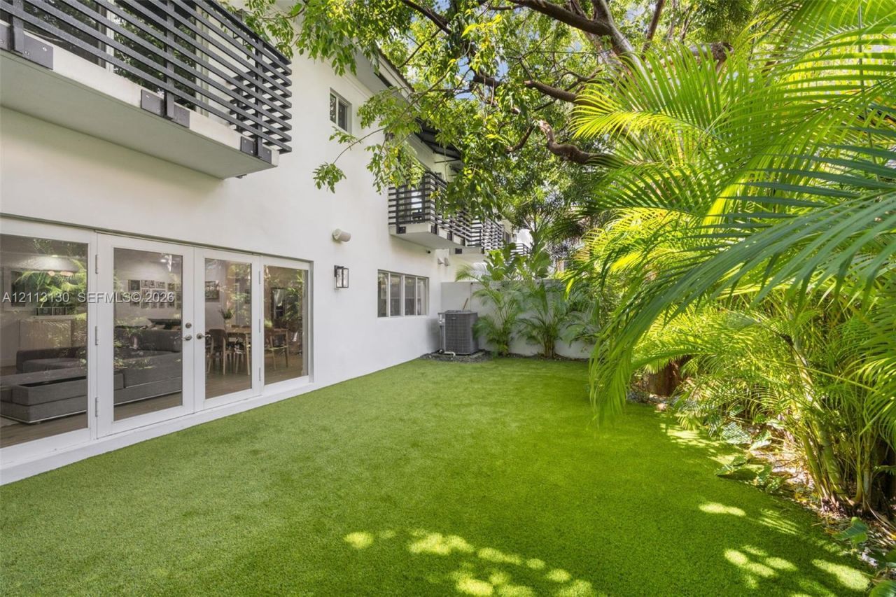 3039 Orange St , Unit B, Coconut Grove, FL 33133 Photo