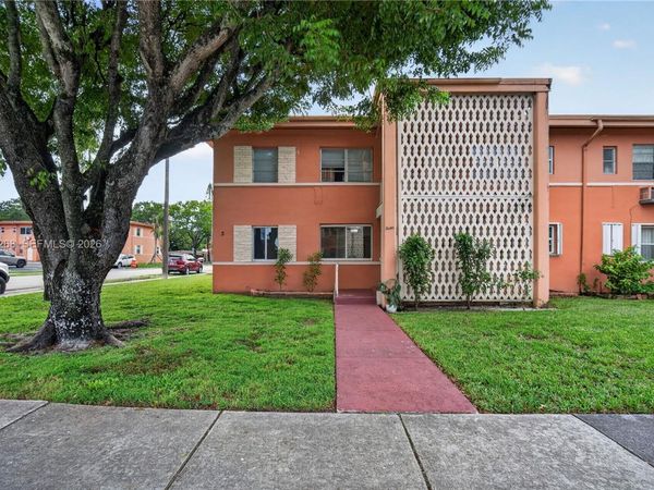 3600 SW 10th St , Unit 1A, Miami, FL 33135