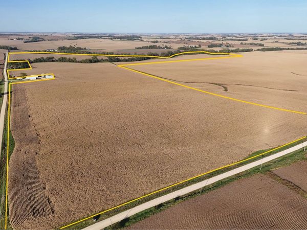 110th Ave. , Wyoming, IA 52362
