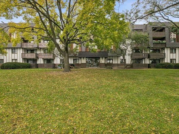 13200 W Heiden Circle , Unit 2101, Lake Bluff, IL 60044