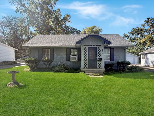 3620 49th Street , Des Moines, IA 50310