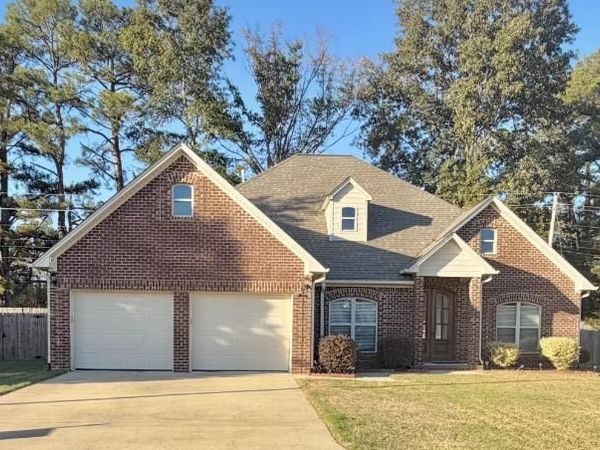 167 Creekwood, Saltillo, MS 38866