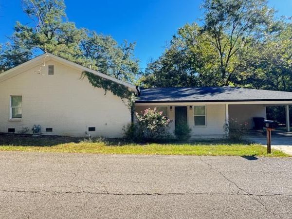 50 McNeece St., Tupelo, MS 38804
