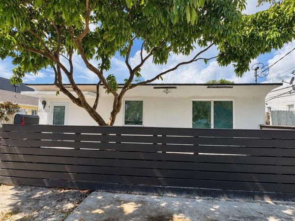 2824 SW 32nd Ct , Unit 2822, Miami, FL 33133