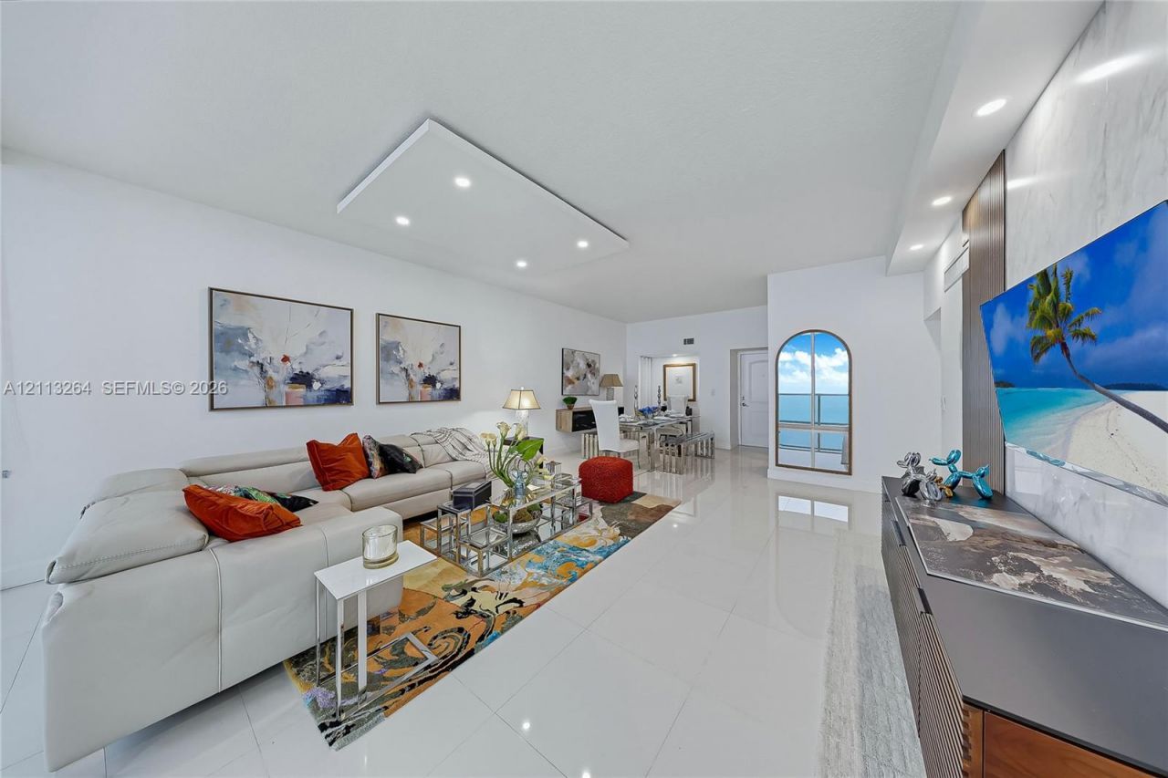 100 Bayview Dr , Unit PH06, Sunny Isles Beach, FL 33160 Photo