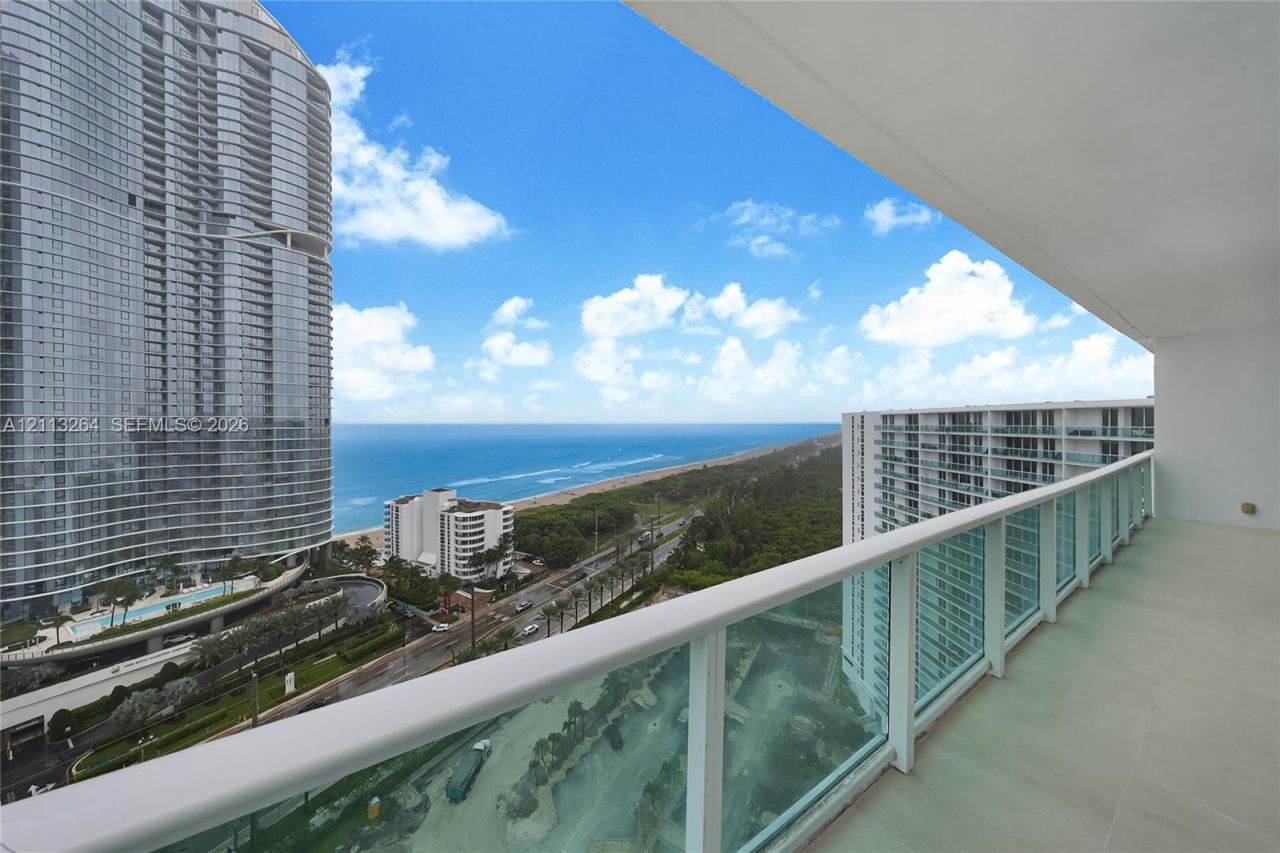 100 Bayview Dr , Unit PH06, Sunny Isles Beach, FL 33160 Photo