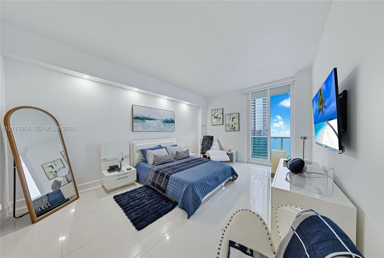 100 Bayview Dr , Unit PH06, Sunny Isles Beach, FL 33160 Photo