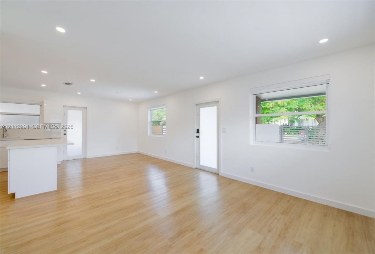 352 SW 17th Rd , Unit 352, Miami, FL 33129 Photo