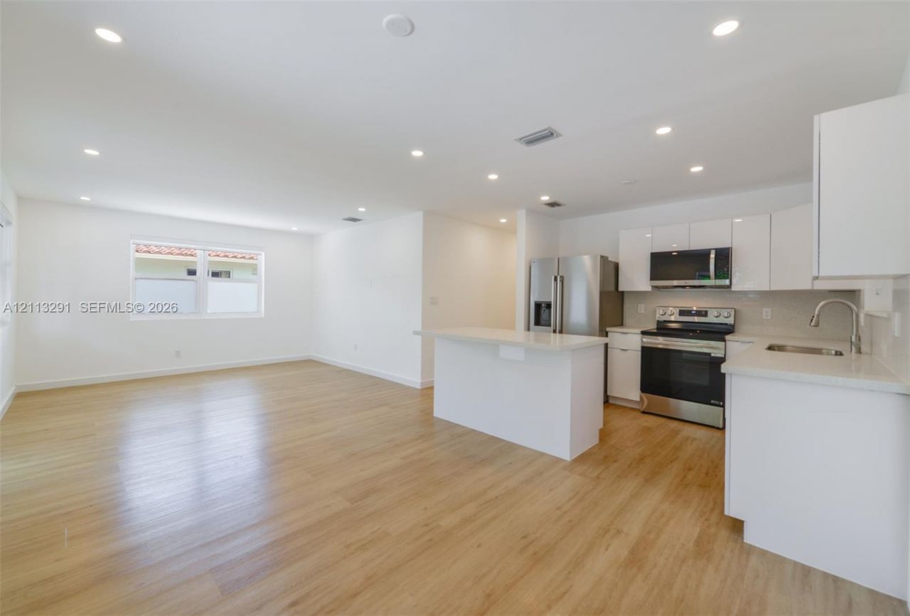 352 SW 17th Rd , Unit 352, Miami, FL 33129 Photo