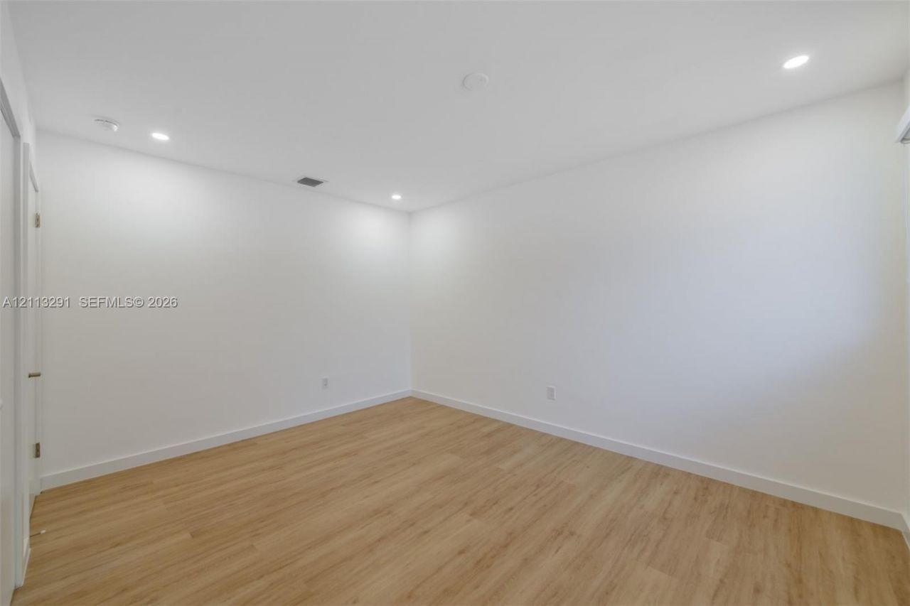 352 SW 17th Rd , Unit 352, Miami, FL 33129 Photo
