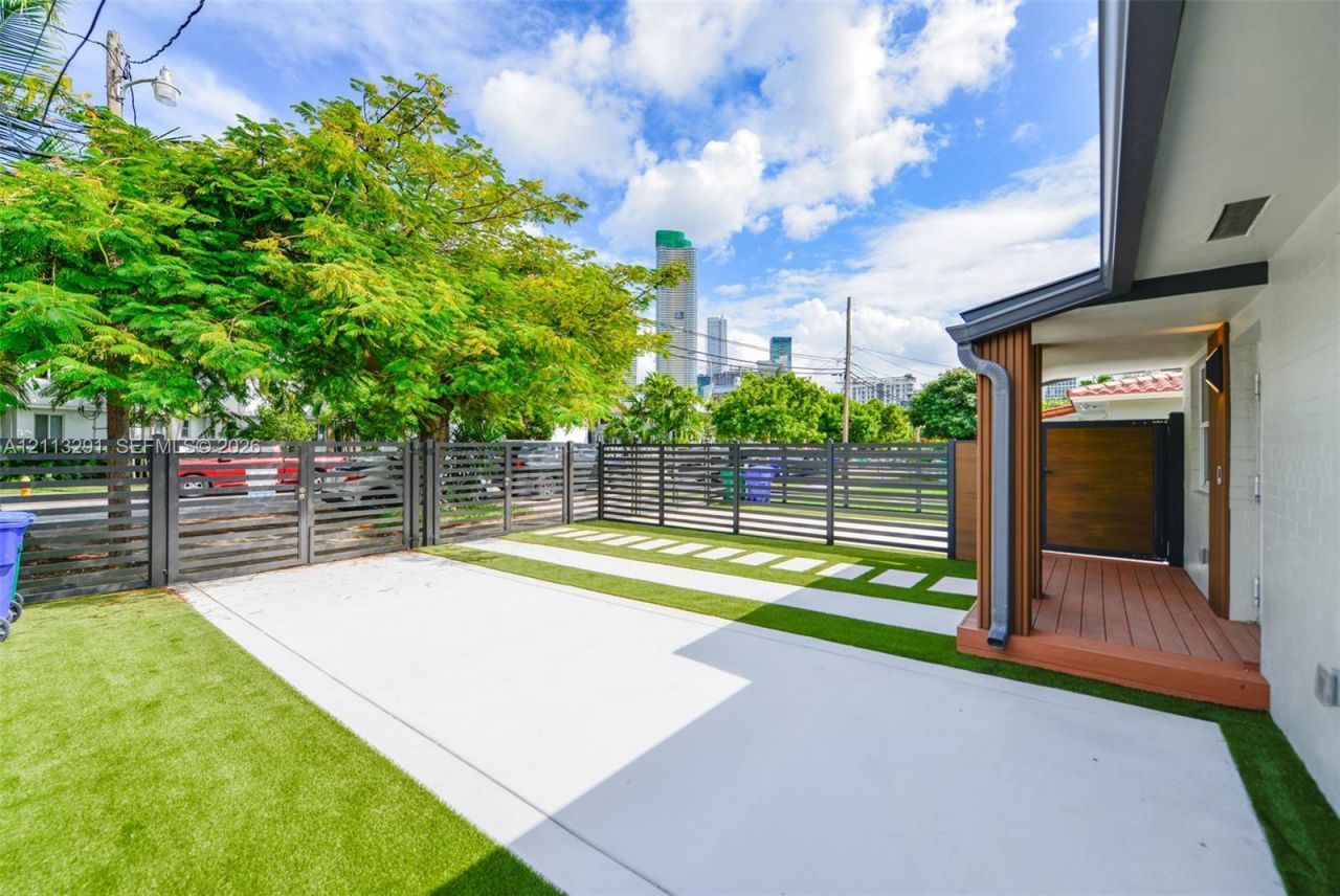 352 SW 17th Rd , Unit 352, Miami, FL 33129 Photo