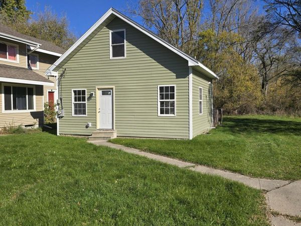 5329 S Waverly Road, Lansing, MI 48911