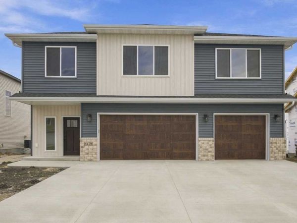 8479 61st Street S, Horace, ND 58047