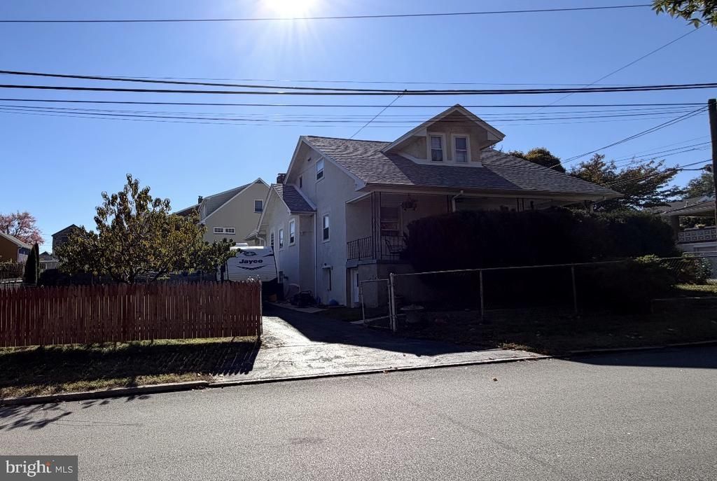 11 ELMWOOD AVENUE , BALA CYNWYD, PA 19004
