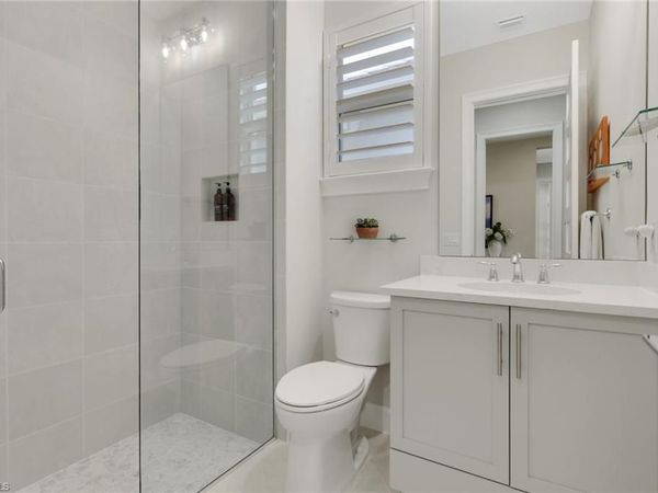 6253 Antigua WAY, NAPLES, FL 34113