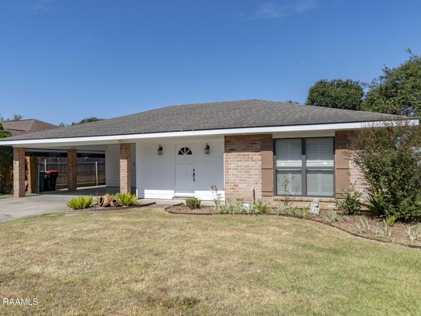 203 Open Meadows Drive , Lafayette, LA 70506