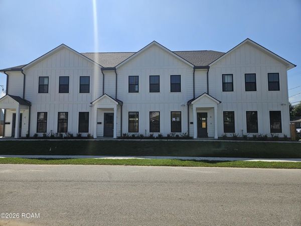 2921 LAKE VILLA Drive , Unit B, Metairie, LA 70002