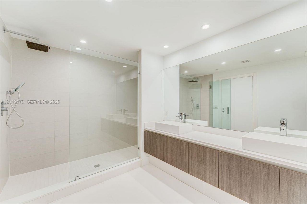 1150 102nd St , Unit 703, Bay Harbor Islands, FL 33154 Photo