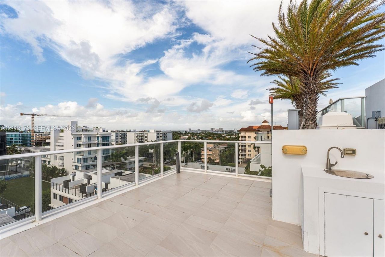 1150 102nd St , Unit 703, Bay Harbor Islands, FL 33154 Photo