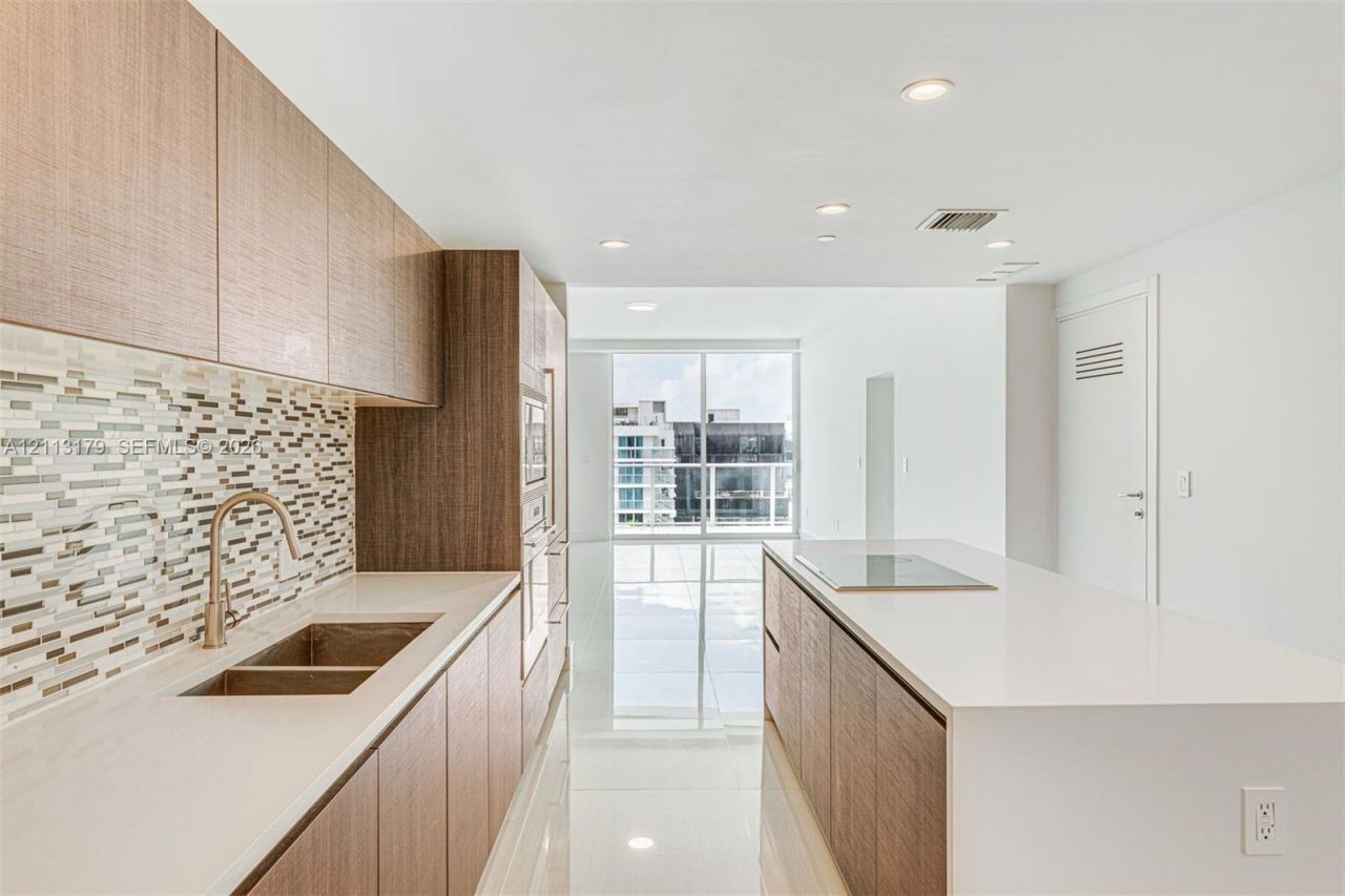 1150 102nd St , Unit 703, Bay Harbor Islands, FL 33154 Photo