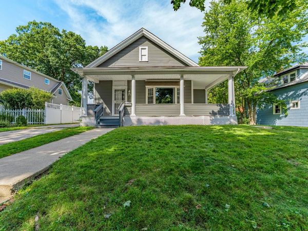 2520 Walnut Street , Blue Island, IL 60406