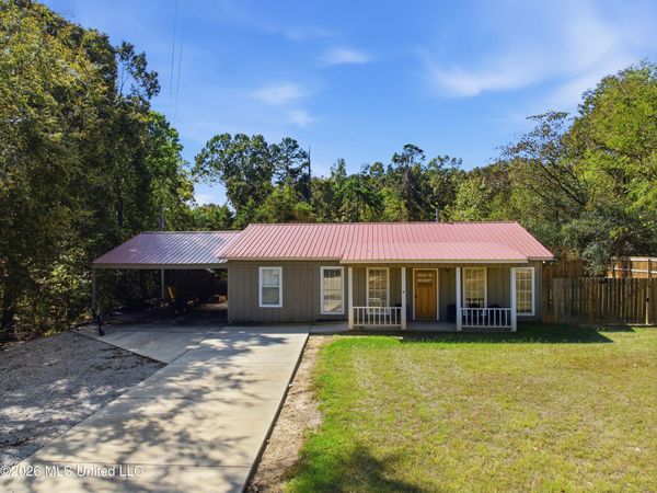 283 Coles Point Road, Batesville, MS 38606