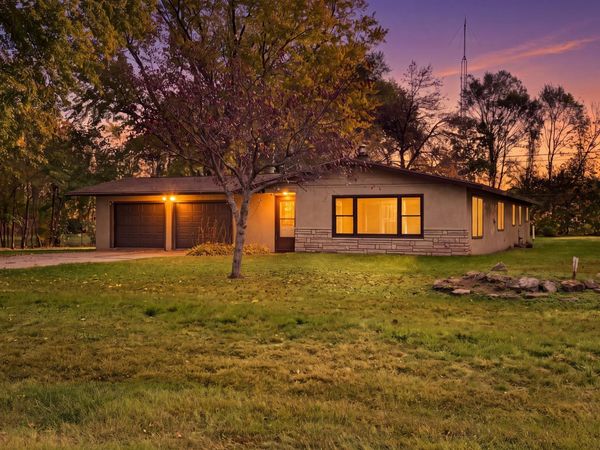 N5802 Lakeview Ct E, Onalaska, WI 54650