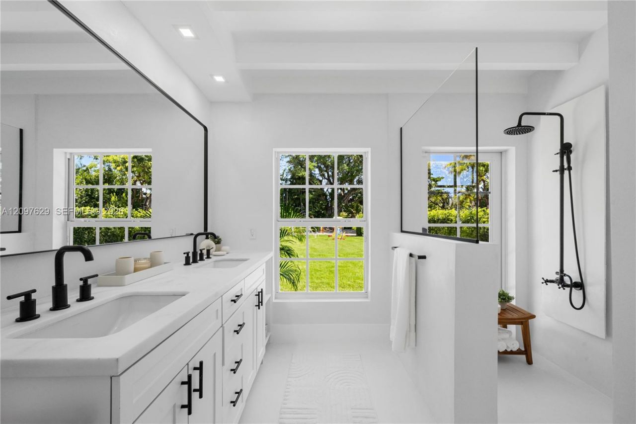 4700 Lake Rd , Miami, FL 33137 Photo