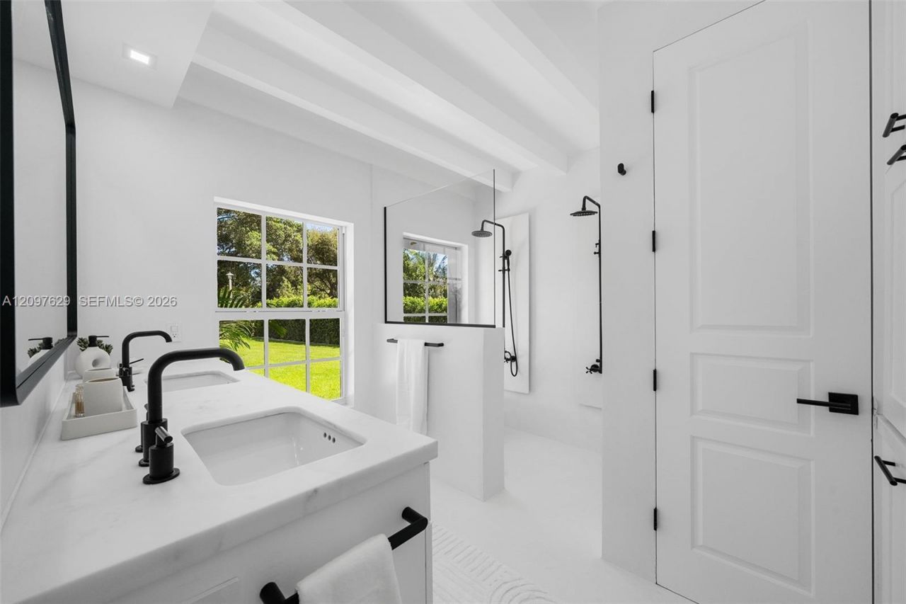 4700 Lake Rd , Miami, FL 33137 Photo