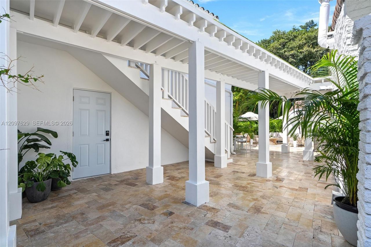 4700 Lake Rd , Miami, FL 33137 Photo